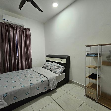 Jenjarum Bsp21 Family Homestay מראה חיצוני תמונה